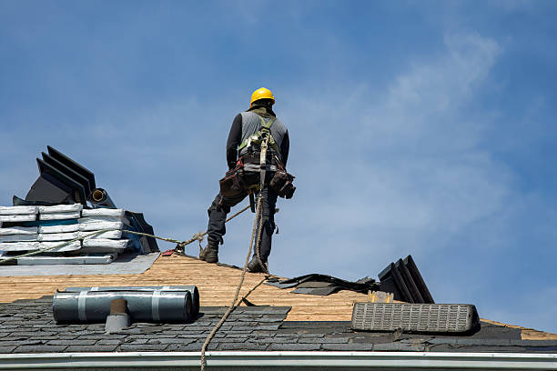 Professional Gutter Installation technician working in Lynchburg, SC